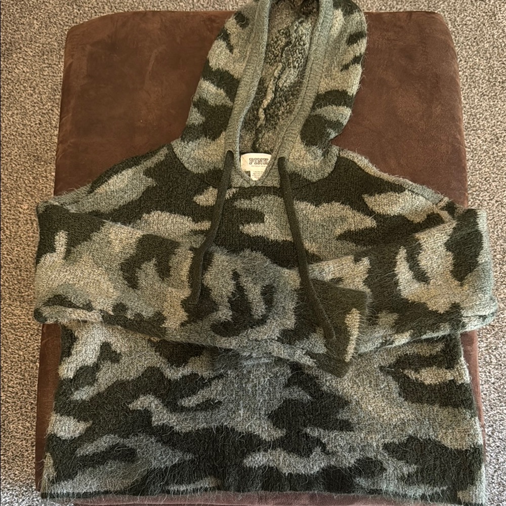 Women’s Camo cropped Sweater Hoodie